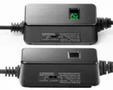 Zestaw 70mai hardwire kit jak podłączyć. Dwa moduły z wyświetlaczem LED i oznaczeniami technicznymi.